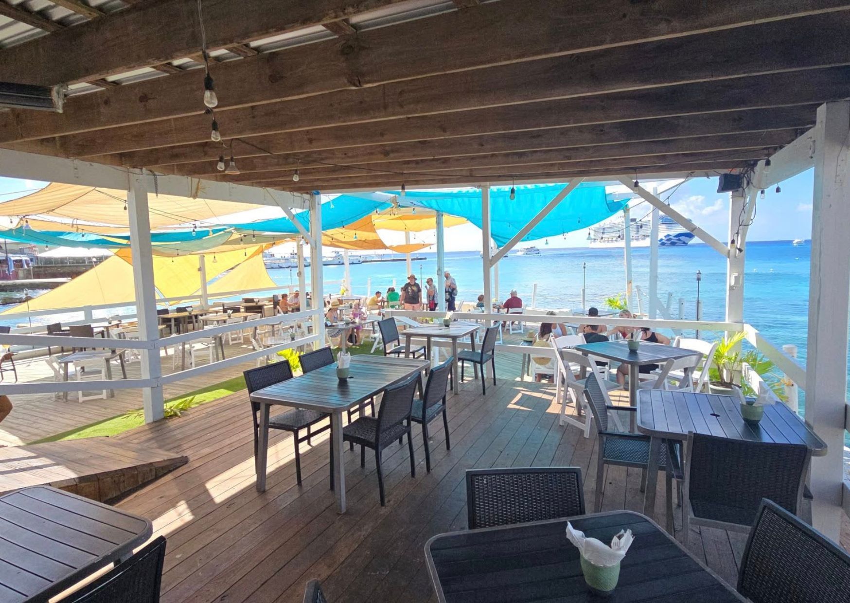 best-family-restaurants-in-grand-cayman-destination-magazines