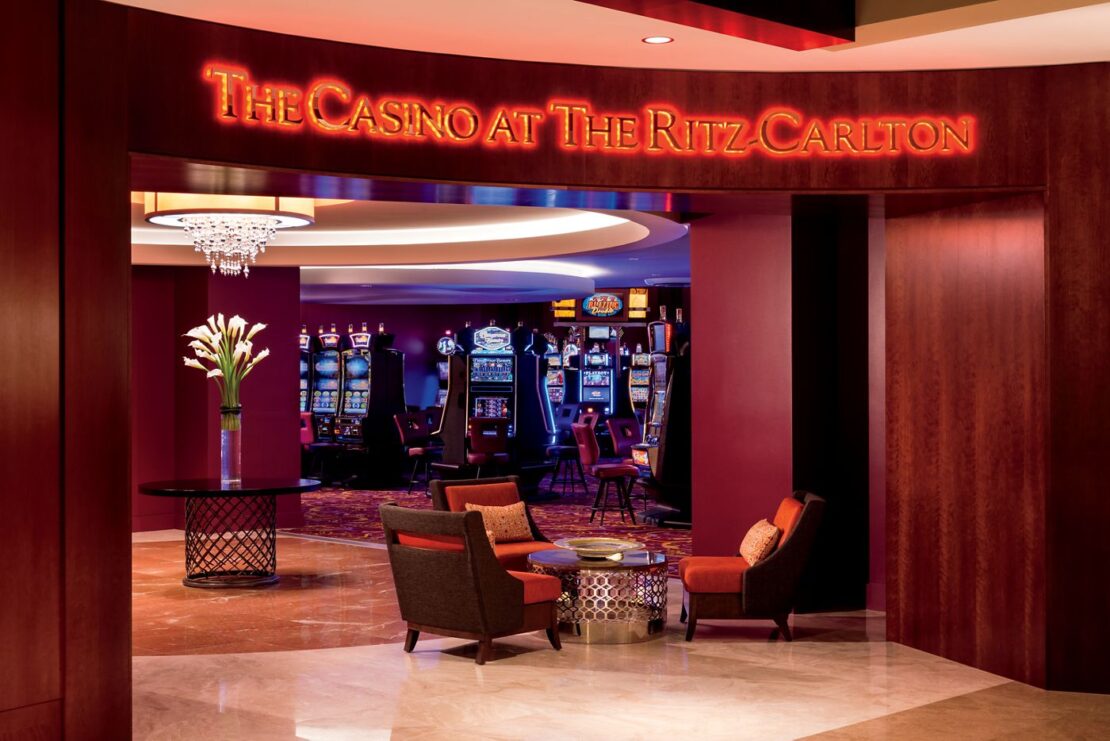 A Guide to Aruba's Casinos Poker, Slots & Table Games