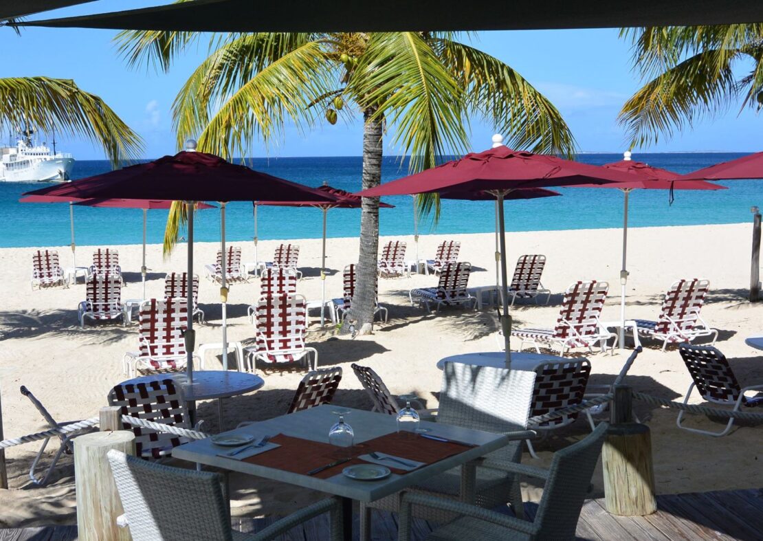 outdoor dining experience of Jacala Beach Restaurant