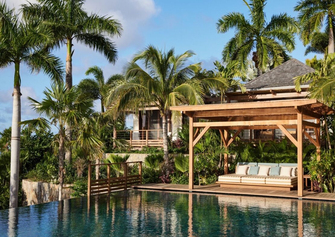 Outdoor Infinity Pool and Sunbeds at Villa Nyx 