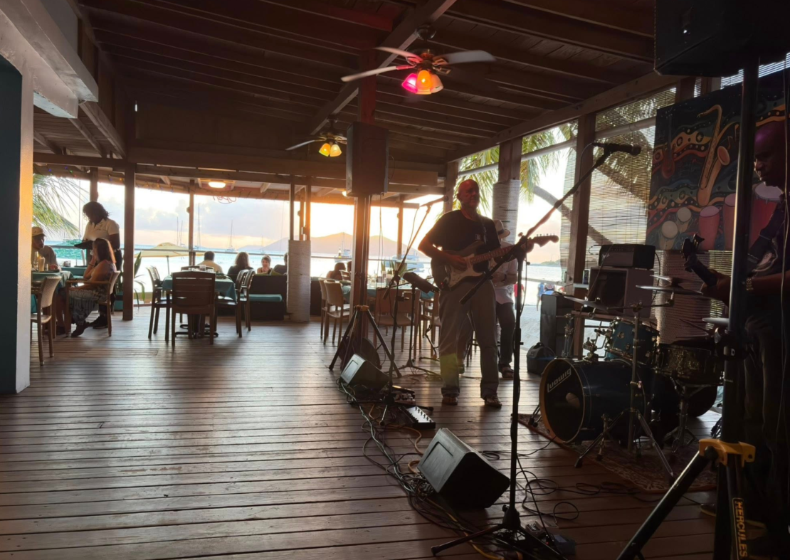 Elm Beach Bar